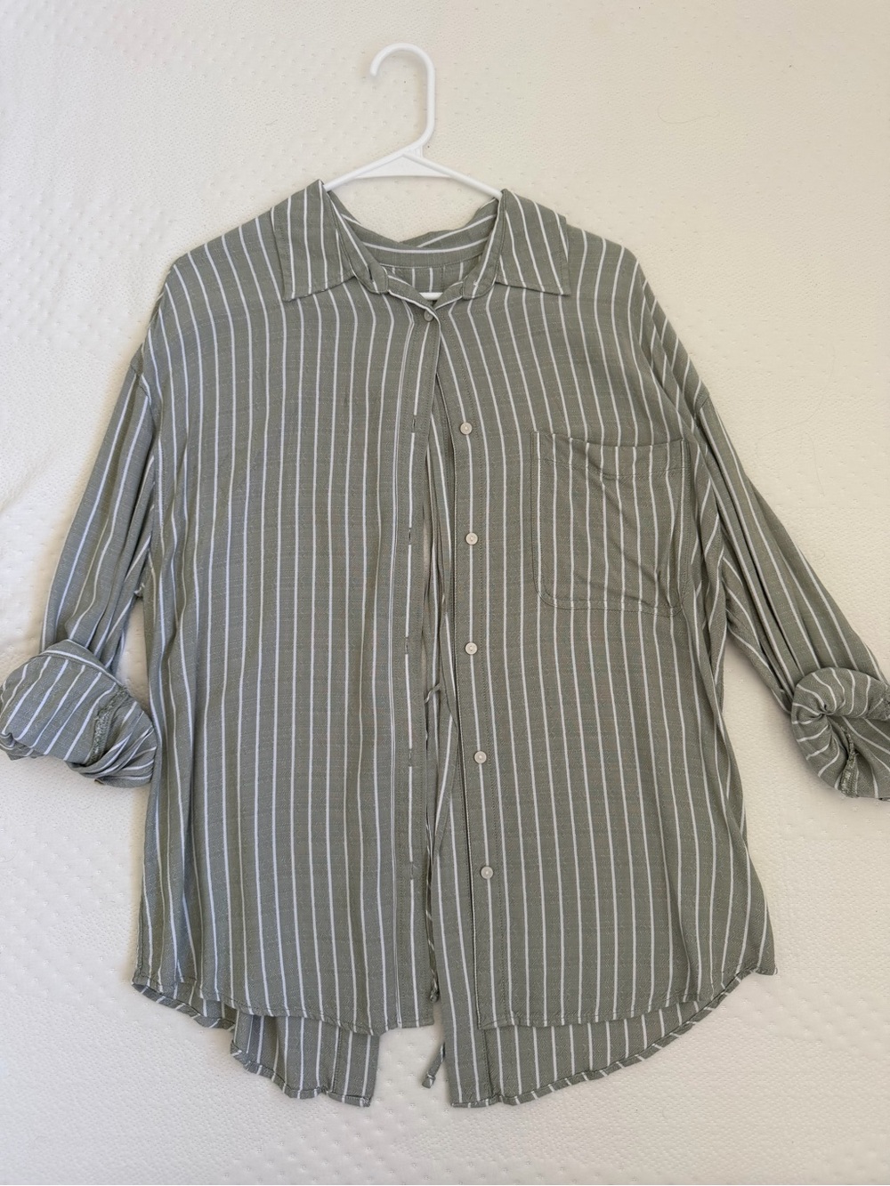 American Eagle Button Up
